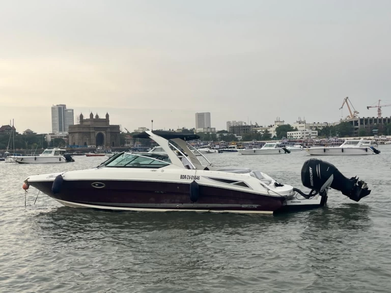 Yacht hire Mumbai cheap Sea Ray SLX 300