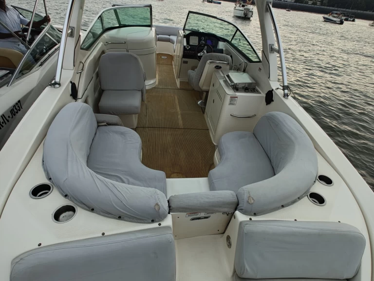 Motorboat hire in Mumbai - Sea Ray Sea Ray SLX 300
