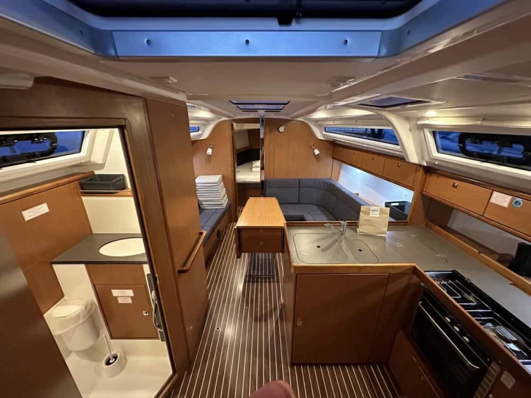 Sailboat to hire Murter-Kornati at the best price