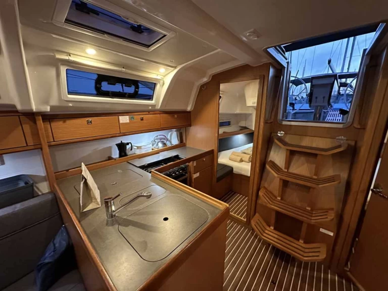 Yacht charter Murter-Kornati - Bavaria Cruiser 37 on SamBoat