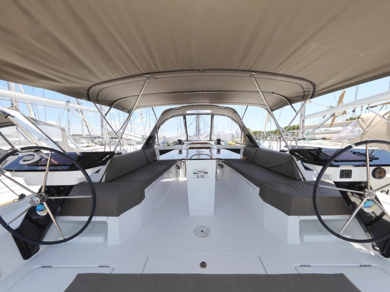 Yacht hire Šibenik cheap Dufour 44