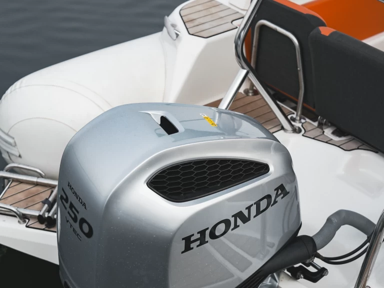 Yacht hire Panjim cheap ZODIAC MEDLINE 7.5