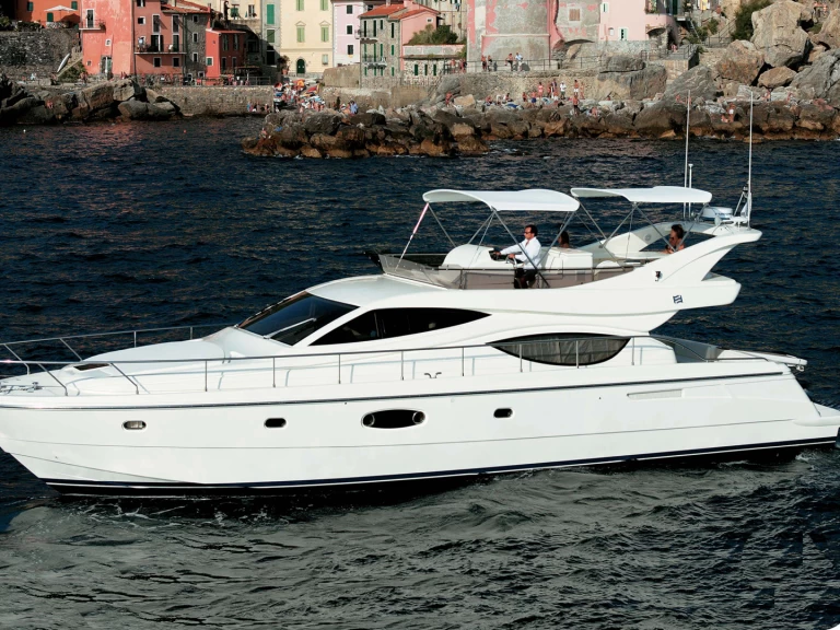 Hire Motorboat with or without skipper Ferretti Panjim