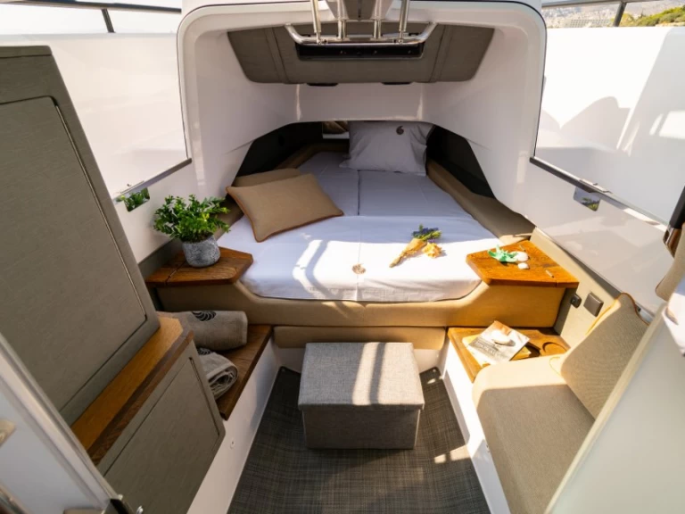 Motorboat to hire Lagonisí at the best price