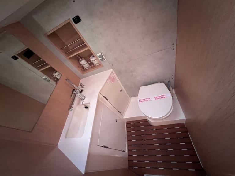 Sailboat hire in Loutraki-Agioi Theodoroi - Bavaria Bavaria C42