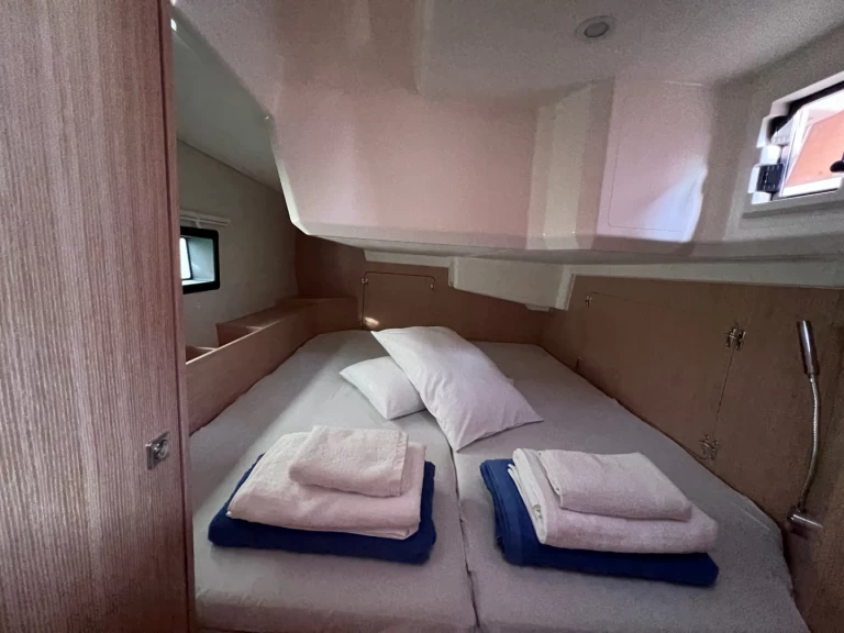 Hire Sailboat with or without skipper Bavaria Loutraki-Agioi Theodoroi