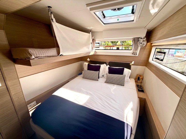 Catamaran to hire Salerno at the best price