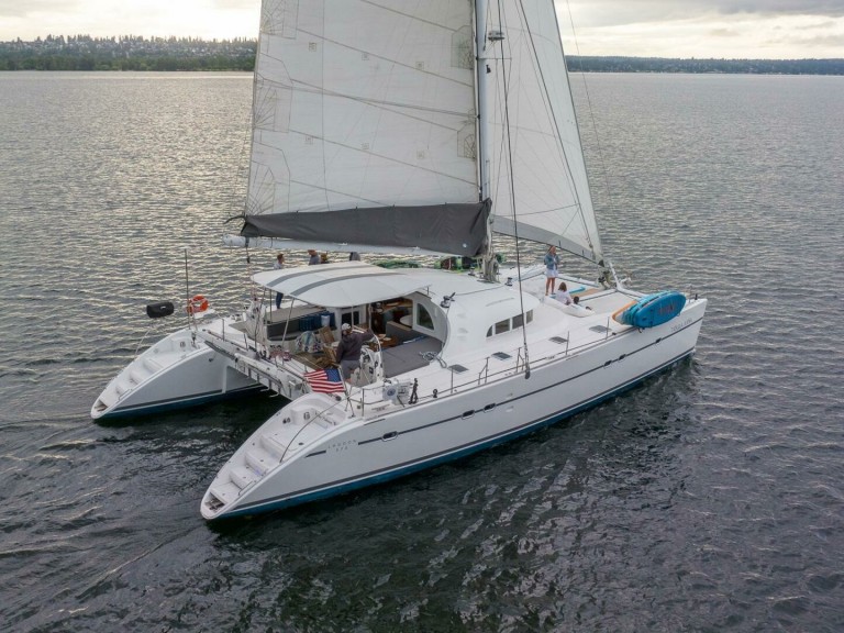 Hire a Lagoon Lagoon 570 La Ciotat