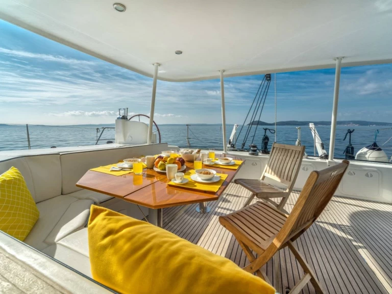 Hire Catamaran with or without skipper Lagoon La Ciotat