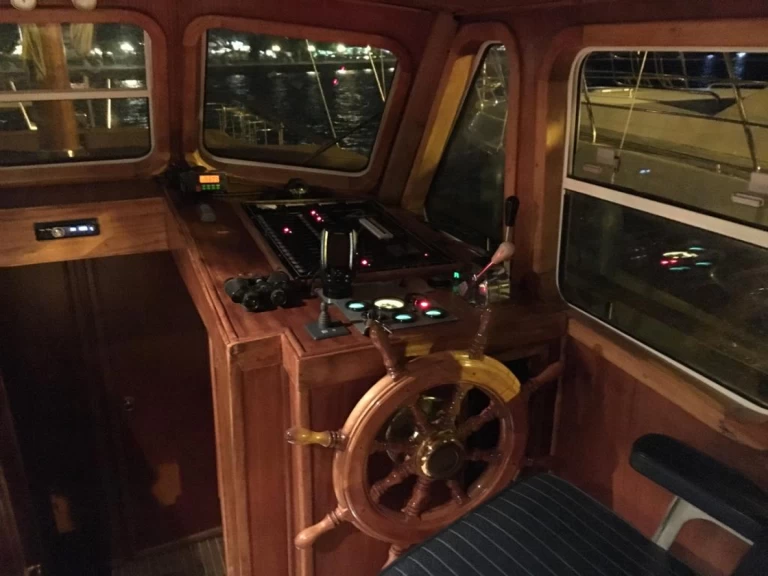 Sailboat to hire Athens at the best price