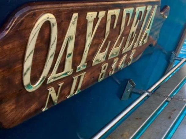 Hire Sailboat Custom Made with a boat licence