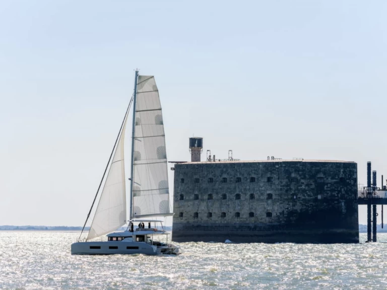 Yacht hire Bonifacio cheap Lagoon 55