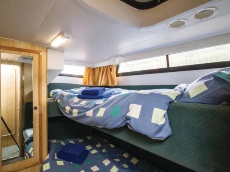 Hire Motorboat with or without skipper Le Boat Spean Bridge