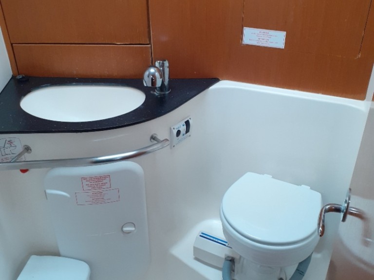 Yacht charter Lefkáda - Bavaria Bavaria 43 Cruiser on SamBoat