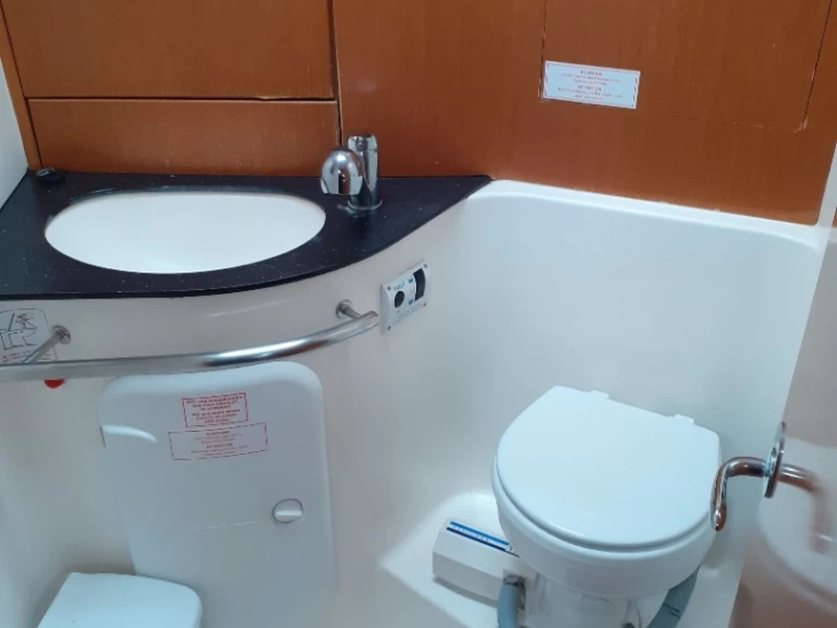 Yacht charter Lefkáda - Bavaria Bavaria 43 Cruiser on SamBoat