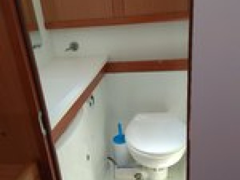 Sailboat to hire Lefkáda at the best price