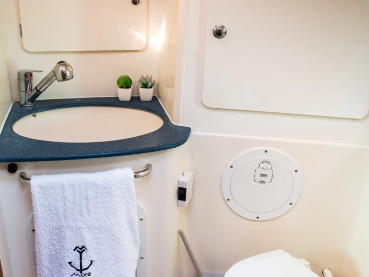 Sailboat hire in Lefkáda - Bavaria Bavaria 36