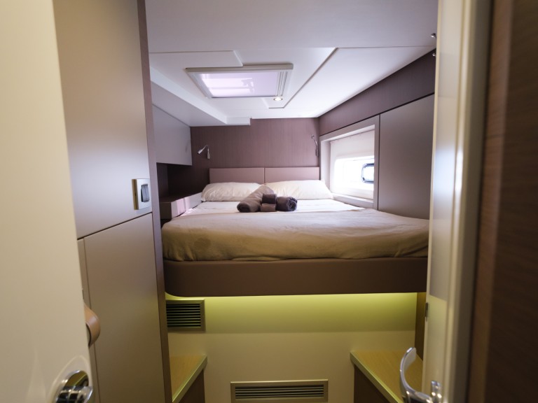 Catamaran to hire Capo d'Orlando at the best price