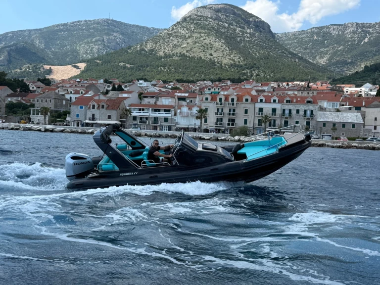 Yacht hire Bol cheap 27