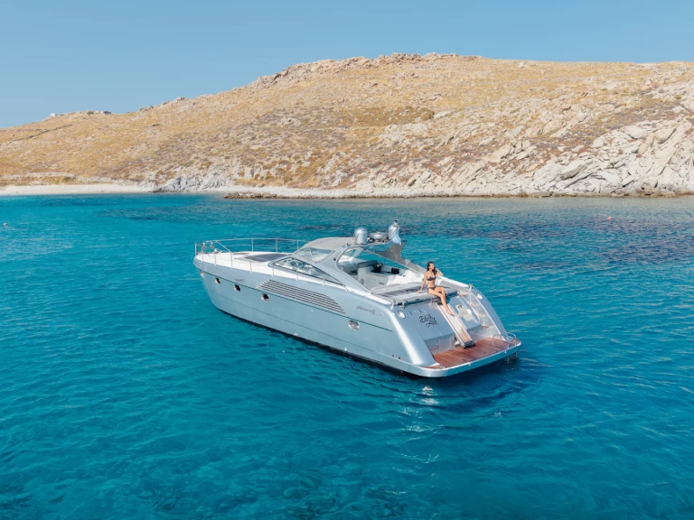 Motorboat to hire Athens at the best price