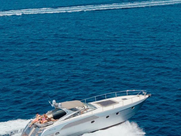 Hire a Alfamarine 50ft Athens