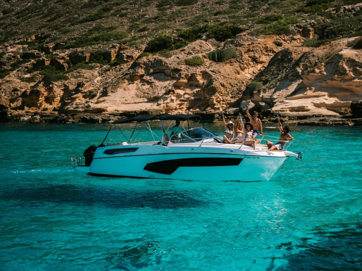 Hire Motorboat with or without skipper Karnic s'Arenal