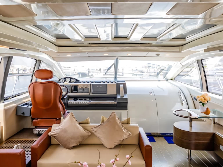 Luxury Yacht to hire Dubaï harbour at the best price