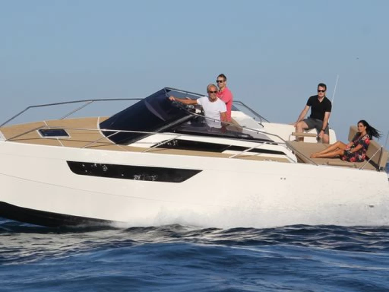 Motorboat to hire Cala d'Or at the best price