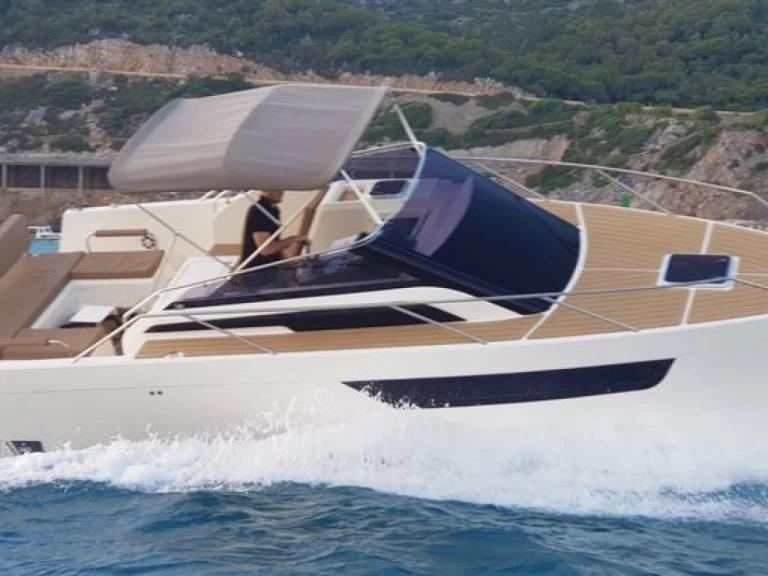 Nuva M9 CABIN charter bareboat or skippered in  Cala d'Or