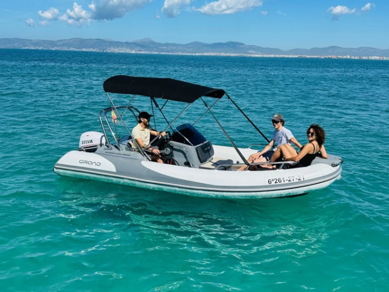 Hire  with or without skipper Grand Boats s'Arenal