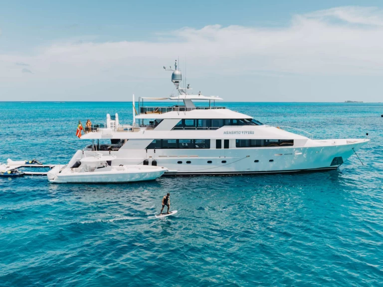 Luxury Yacht to hire Saint Martin at the best price