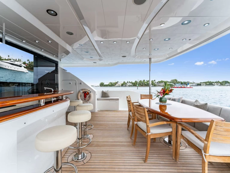 Luxury Yacht hire in Nassau - Palmer Johnson INVICTUS