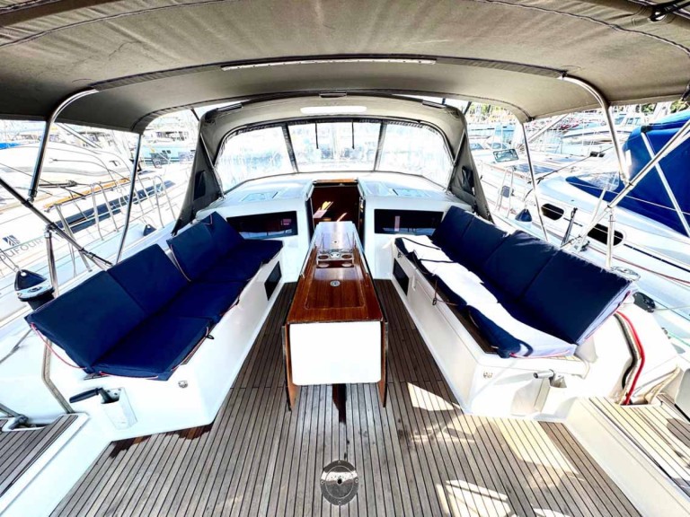 Yacht charter Golfo Aranci - Dufour Dufour 470 on SamBoat