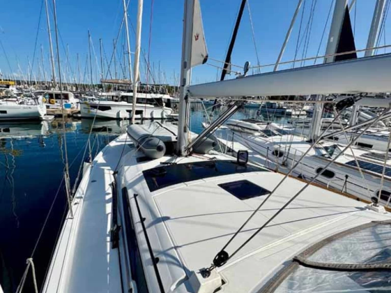 Yacht hire Golfo Aranci cheap Dufour 470