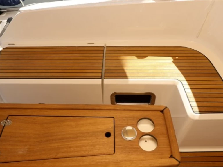 Yacht charter Pula - Bavaria Cruiser 46 on SamBoat