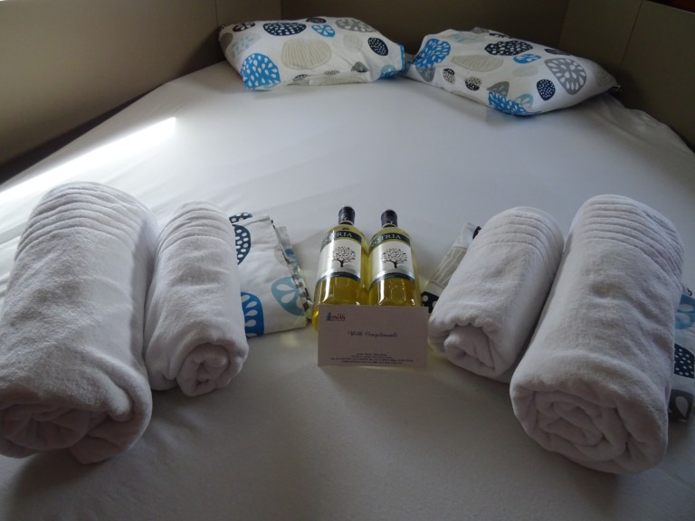 Yacht hire Lefkáda cheap Oceanis 38