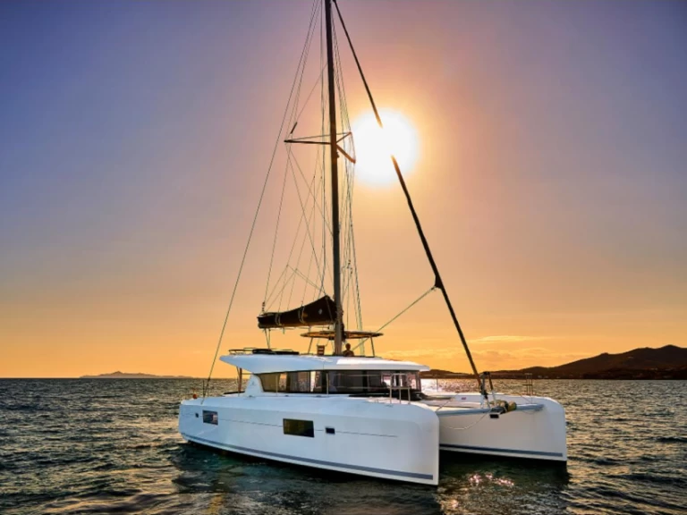 Hire Catamaran with or without skipper Lagoon Lefkáda