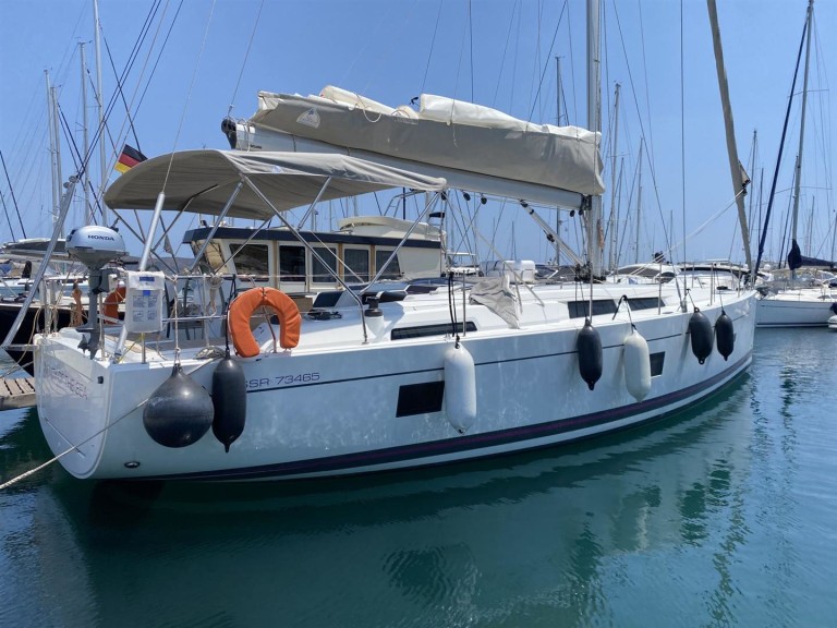 Sailboat to hire Lefkáda at the best price