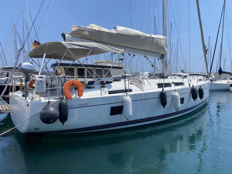 Sailboat to hire Lefkáda at the best price