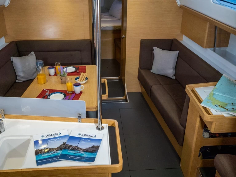 Hire a Elan Impression 45 Lefkáda