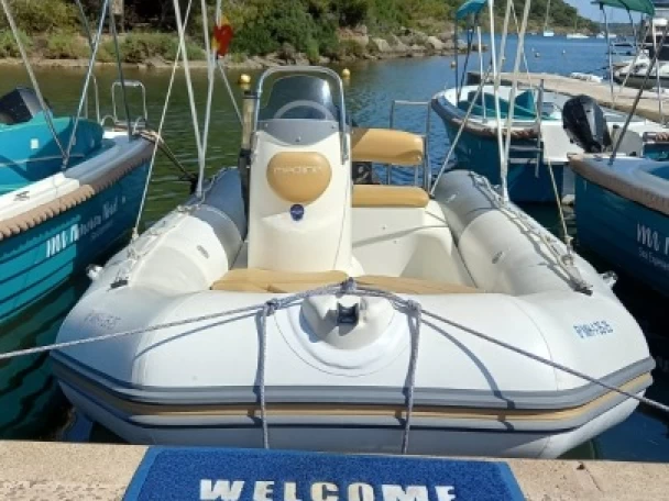 Hire a Zodiac Medline 500 Port d'Addaia (City)