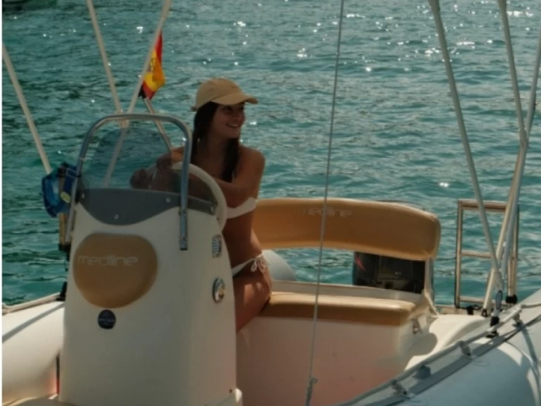 Charter a Zodiac Medline 500 in Port d'Addaia (City) on Samboat