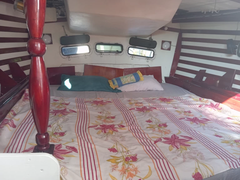 Sailboat hire in Lívingston - CSY Walkover 44