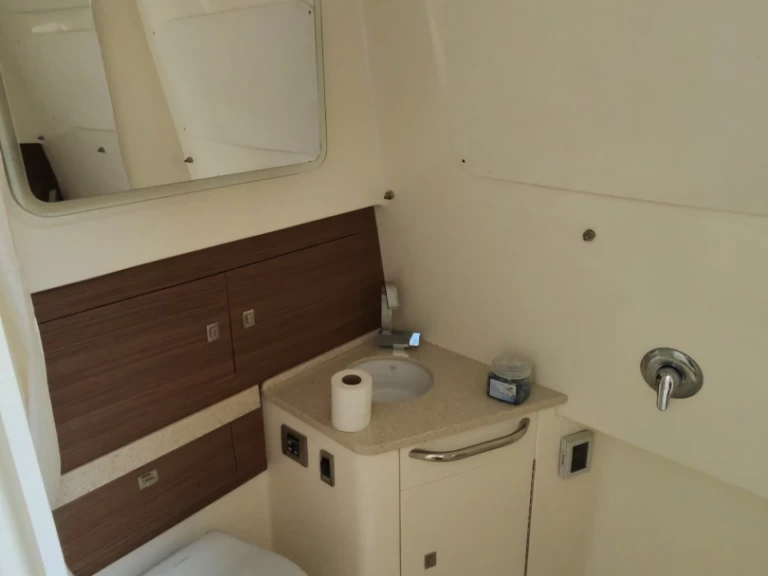 Boston Whaler Boston Whaler 420 Outrage charter bareboat or skippered in  Anna Maria Island