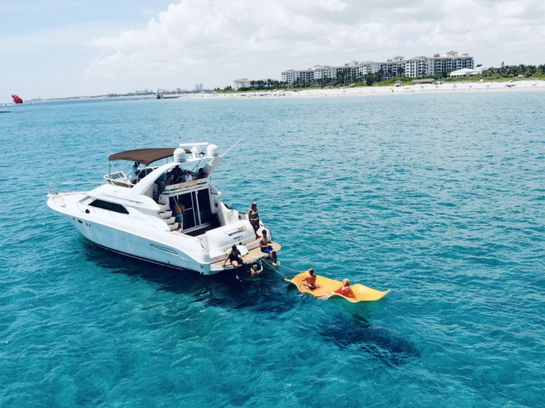 Luxury Yacht to hire West Palm Beach at the best price