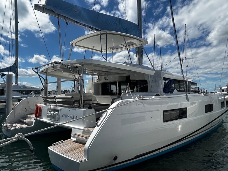 Hire Catamaran Lagoon with a boat licence