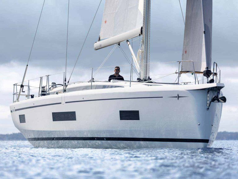 Yacht hire Golfo Aranci cheap Bavaria C46