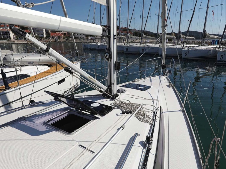 Sailboat to hire Murter-Kornati at the best price
