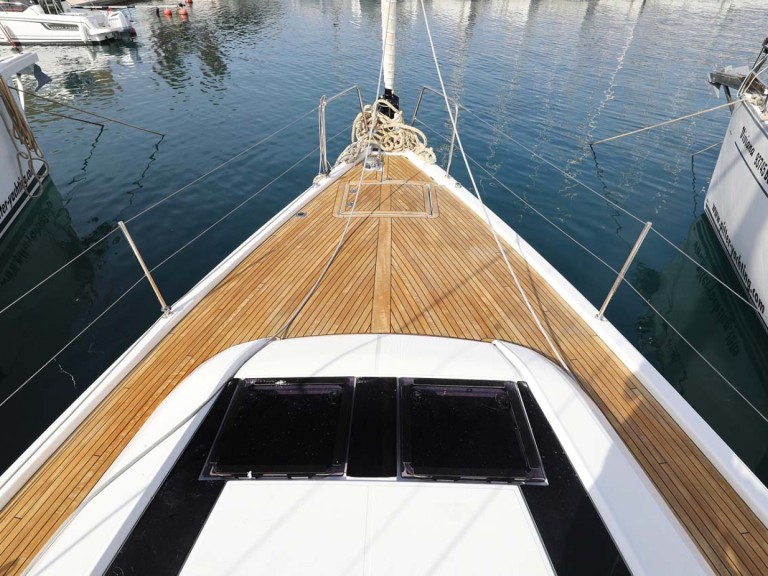 Hire Sailboat Bénéteau with a boat licence