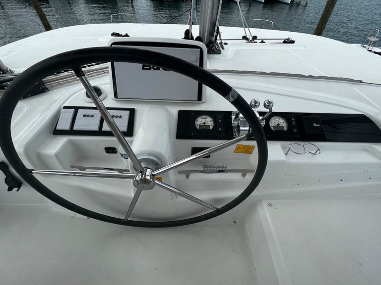 Yacht hire Road Town cheap Lagoon 46